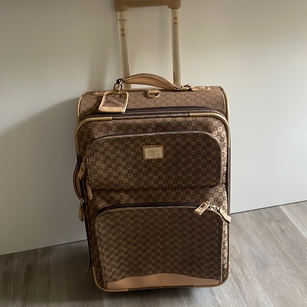 LIZ CLAIBORNE LUGGAGE WHEELED CARRY ON SUITCASE 21” inch